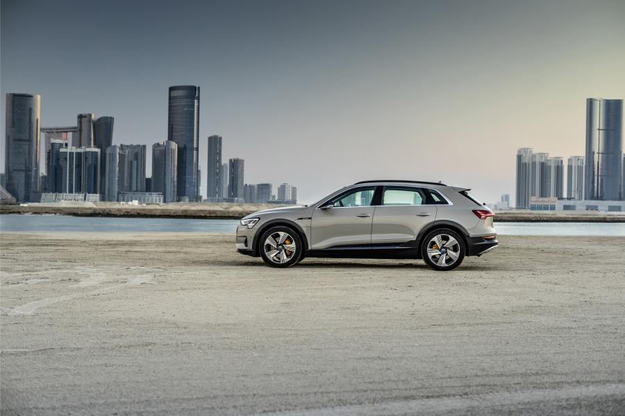  Audi e-tron 55 Quattro 2019 года  (WW) (фото 310 из 452)